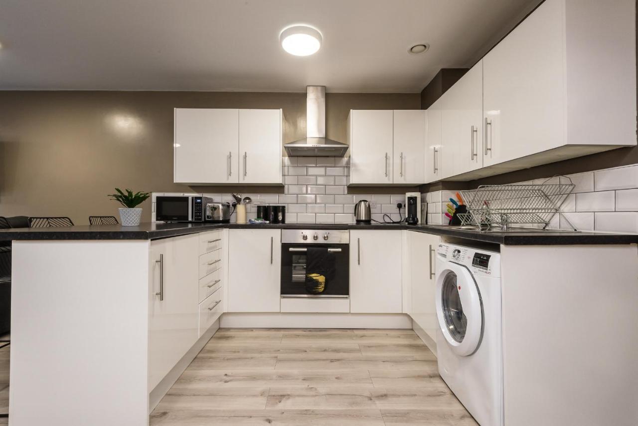 Host Apartments - Spacious 3 Bed Apartment With 3 Ensuitesリヴァプール エクステリア 写真