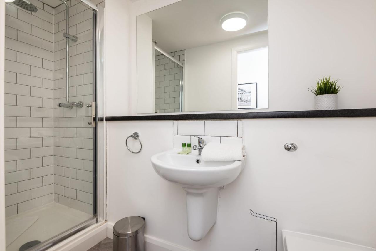 Host Apartments - Spacious 3 Bed Apartment With 3 Ensuitesリヴァプール エクステリア 写真